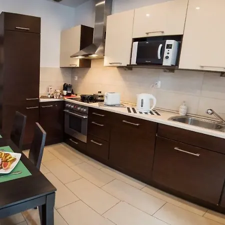 Apartment Dekart Arkadia Warschau