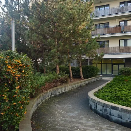 Dekart Arkadia * Βαρσοβία